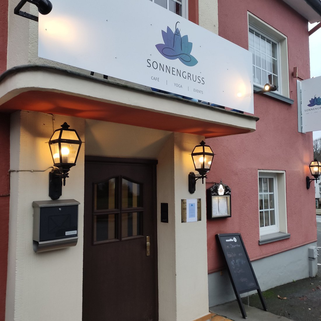 Zum Sonnengruss – Bild 1