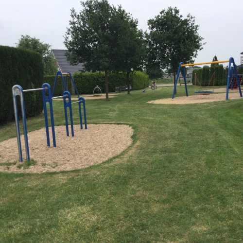 Spielplatz am Gustav-Heinemann-Platz – Bild 2