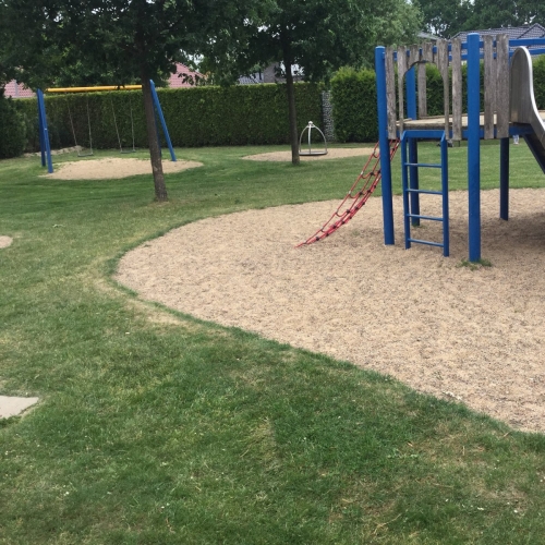 Spielplatz am Gustav-Heinemann-Platz – Bild 3