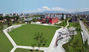 Place de jeux du parc des Gustave & Leonard Hentch – Bild 6