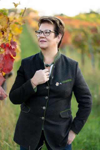 Weinbau-Heuriger Wölflinger Karl,Karin & Karl jun. – Bild 4