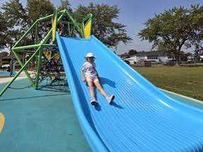 St. Theresa Park/Park of Hope Playground – Bild 5