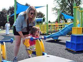 St. Theresa Park/Park of Hope Playground – Bild 6