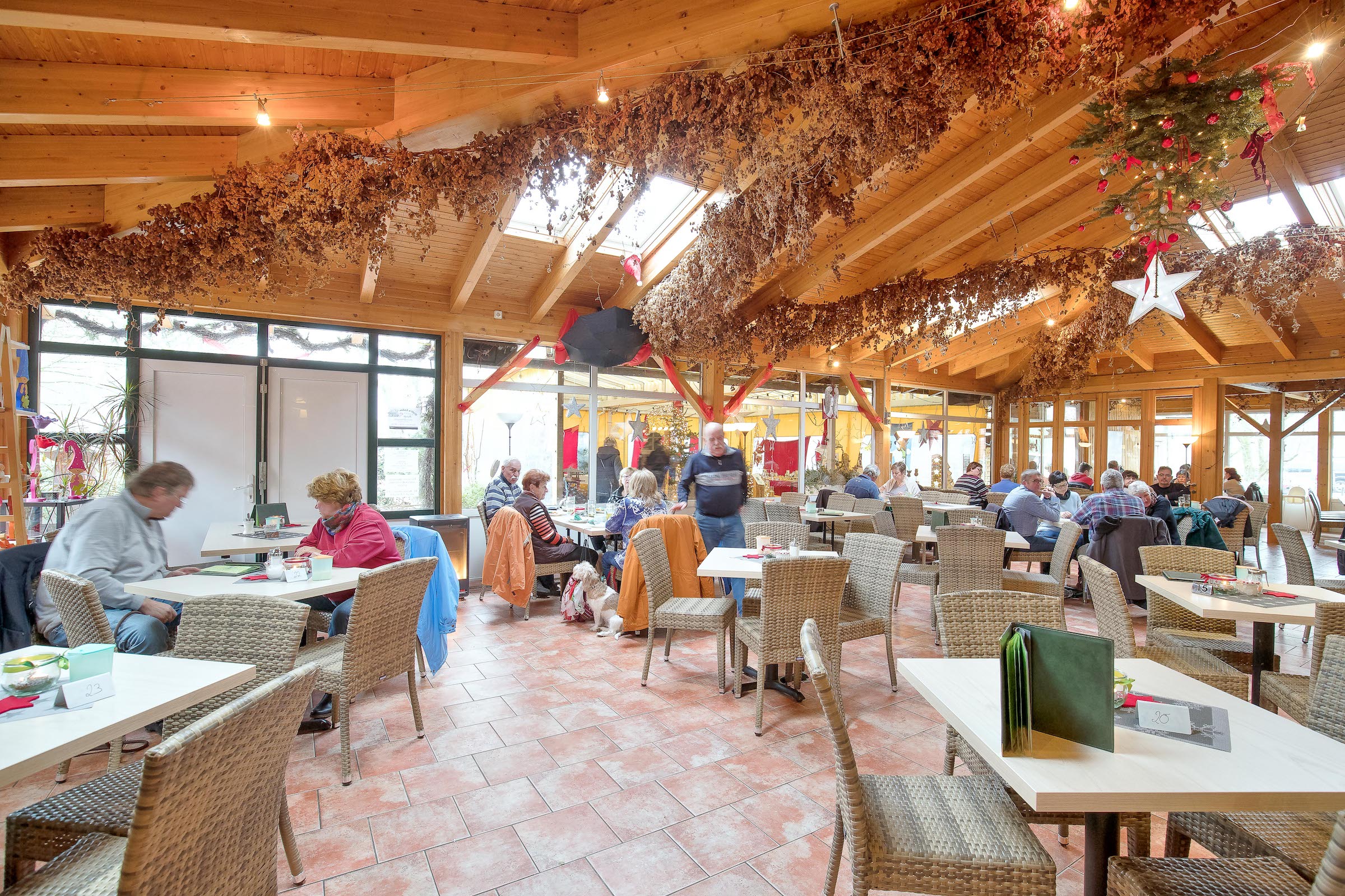 Hofcafé und Bauernhofferien Schild – Bild 2