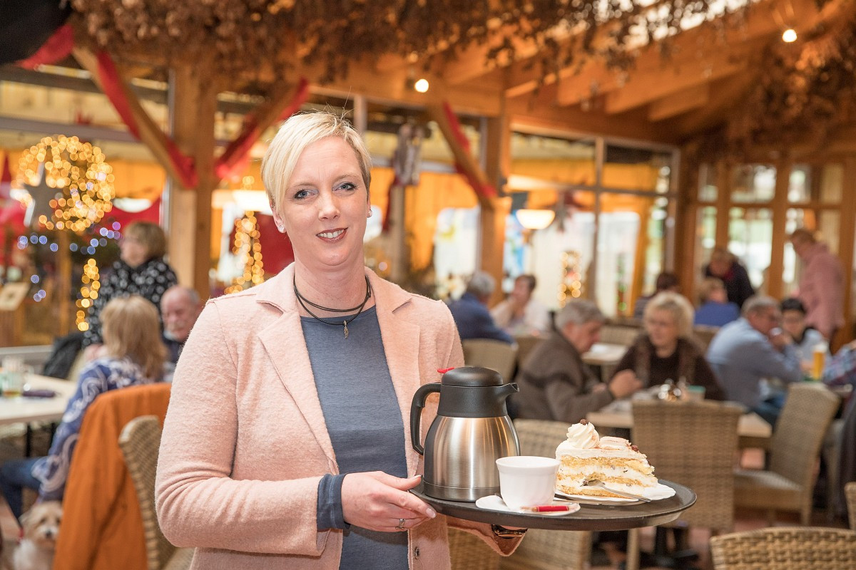 Hofcafé und Bauernhofferien Schild – Bild 4