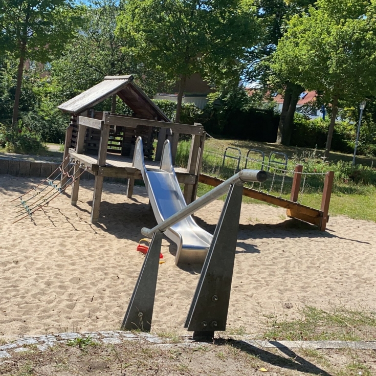 Spielplatz – Bild 1