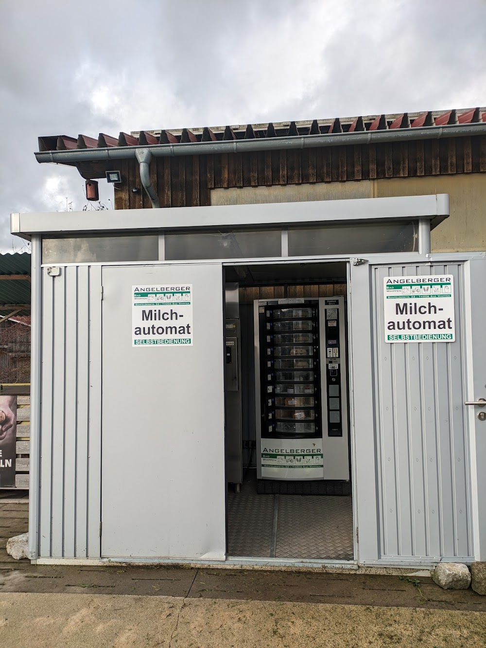 Milch- und Eierautomat Familie Angelberger – Bild 1