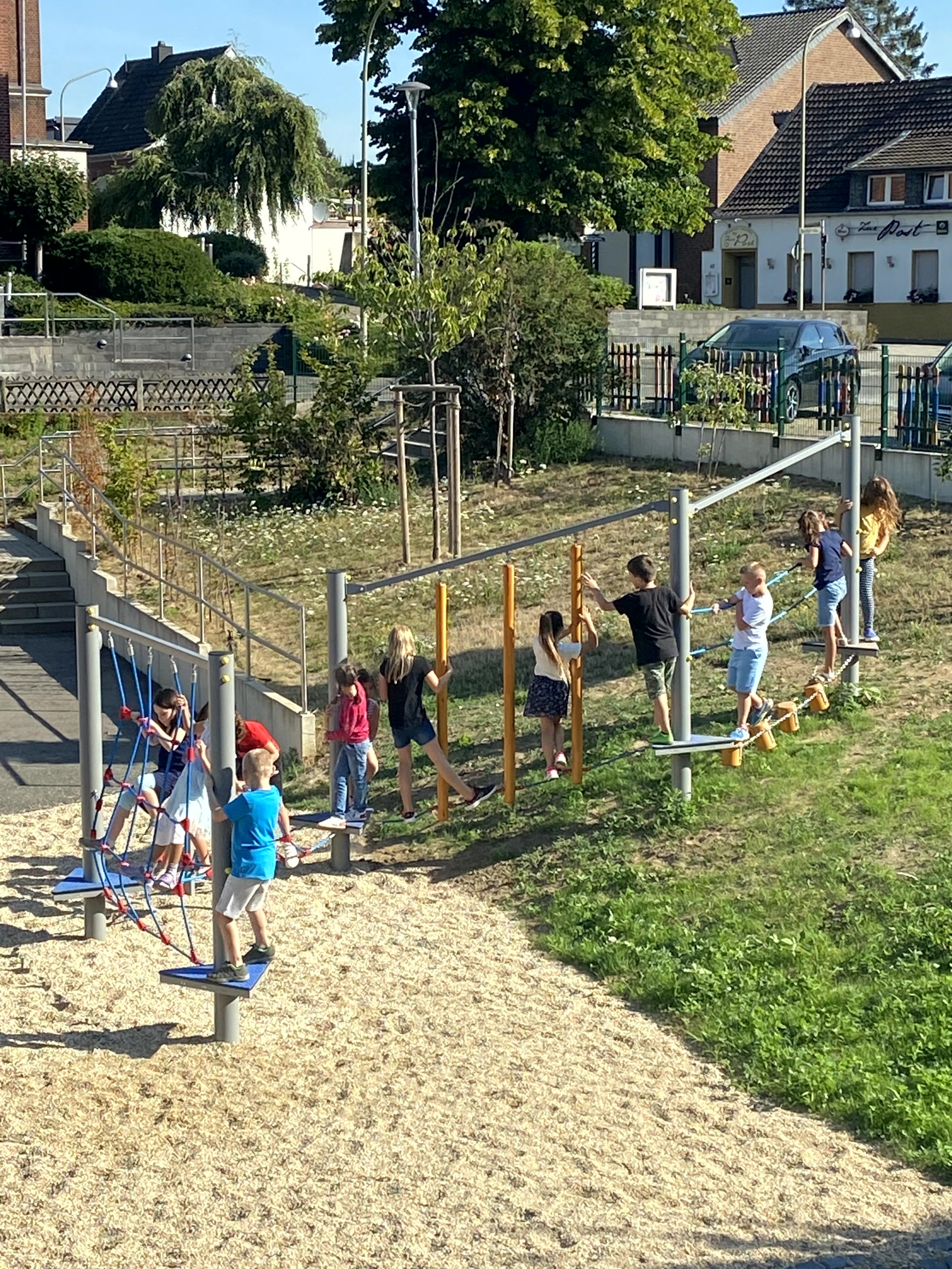 Klettergerüst am Altstadtplatz – Bild 2