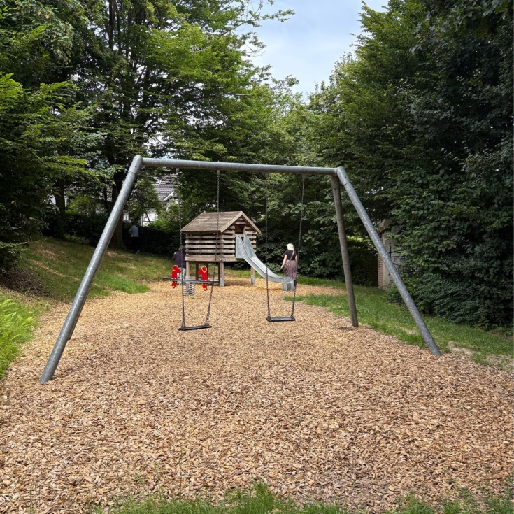 Spielplatz – Bild 1