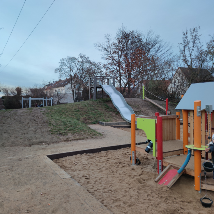 Spielplatz – Bild 1