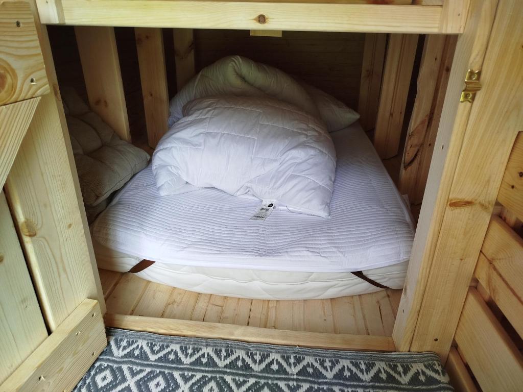 Ferienhaus & Schlaffass Natursee-Chalet – Bild 3