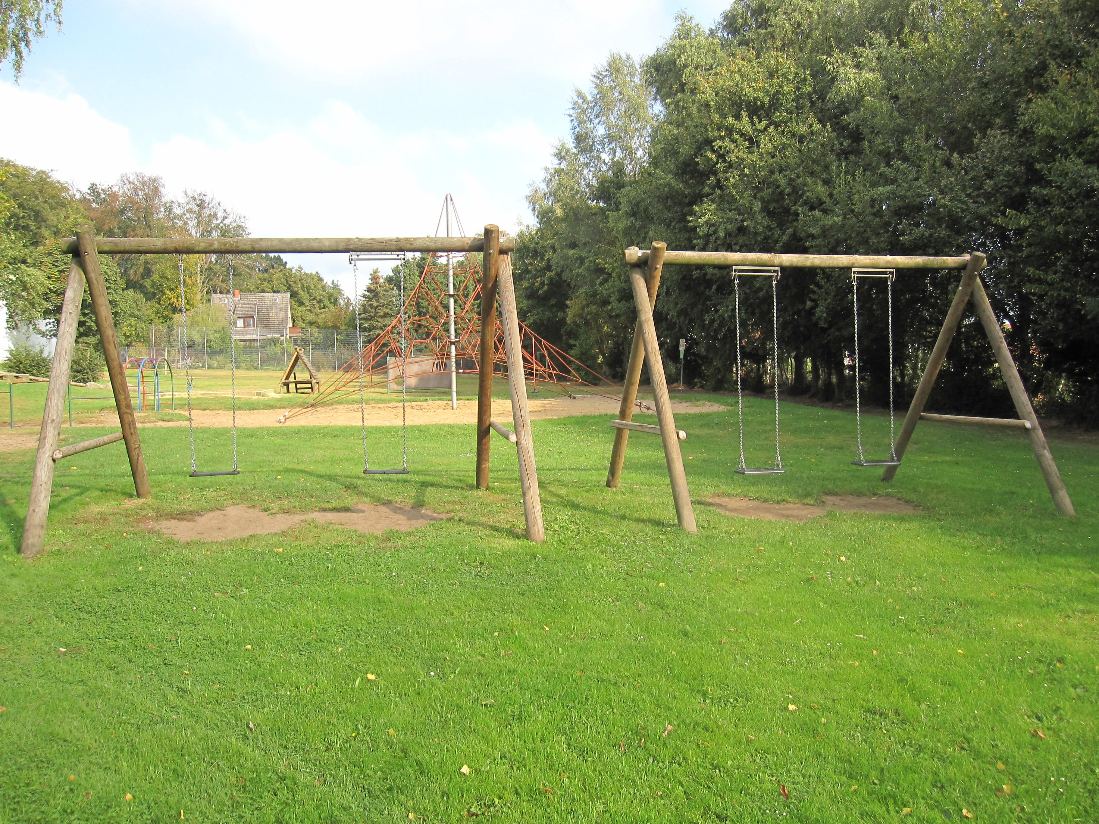 Spielplatz Scharmbeckstotel – Bild 1