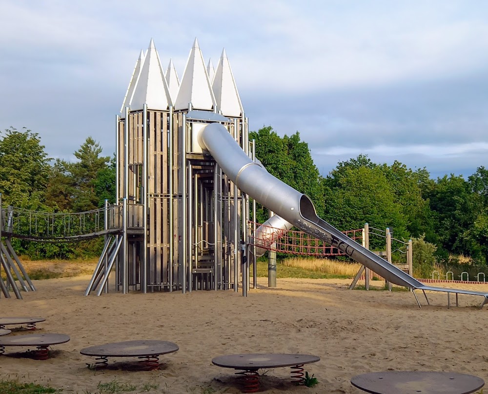 Spiel- und Balancierplatz – Bild 1