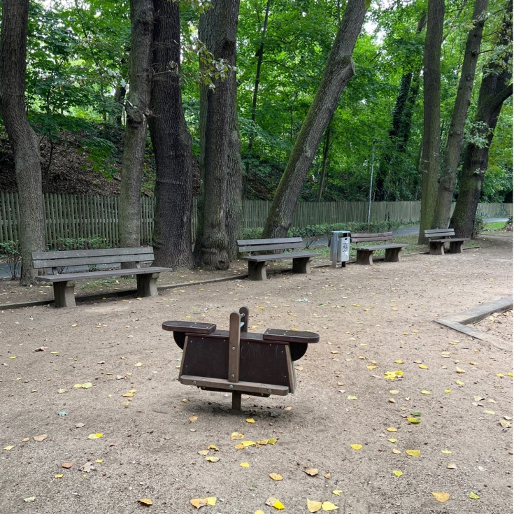 Kinderspielplatz am Friedhof – Bild 6