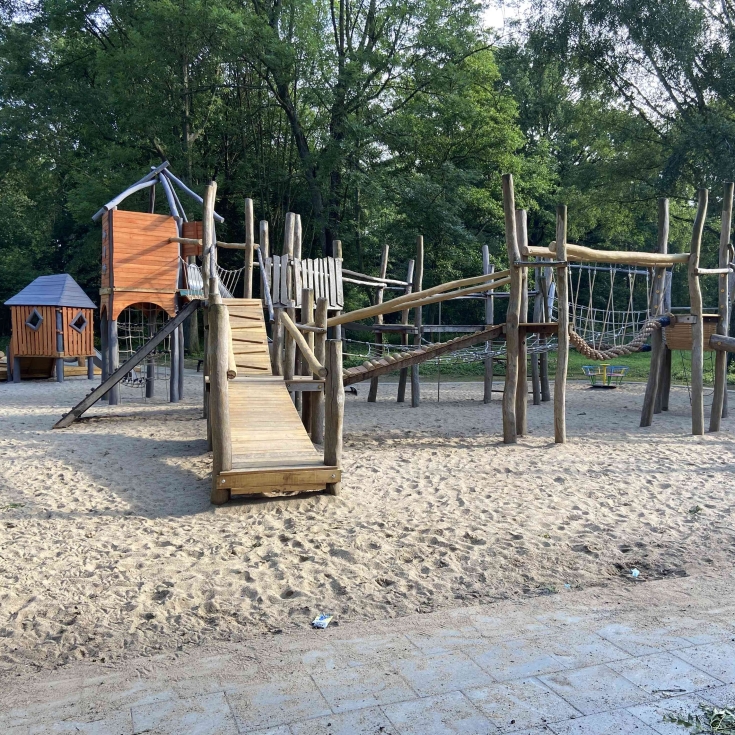 Kinderspielplatz – Bild 4