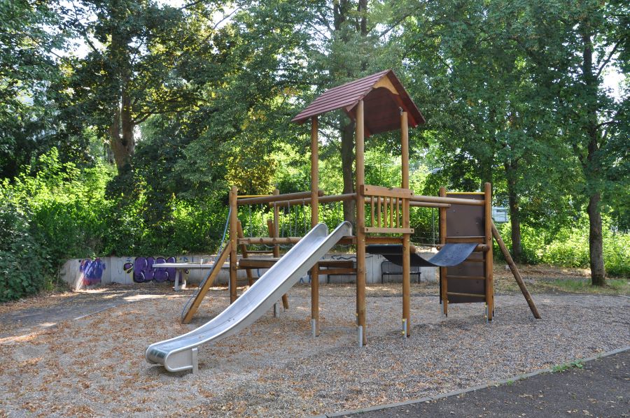 Spielplatz – Bild 1