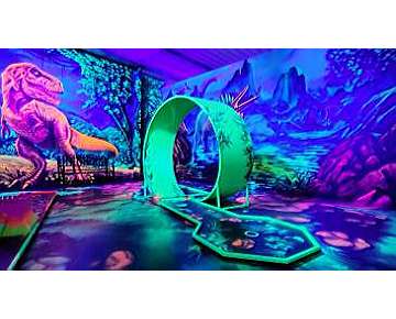 Schwarzlicht Minigolf in Lübeck – Bild 4