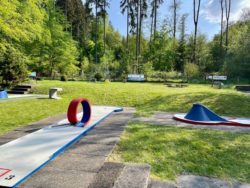 Minigolfanlage mit Imbiss und Gartenwirtschaft – Bild 5