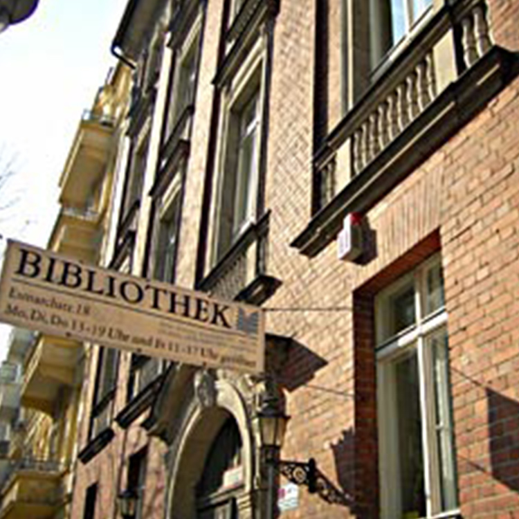 Kurt-Tucholsky-Bibliothek – Bild 3