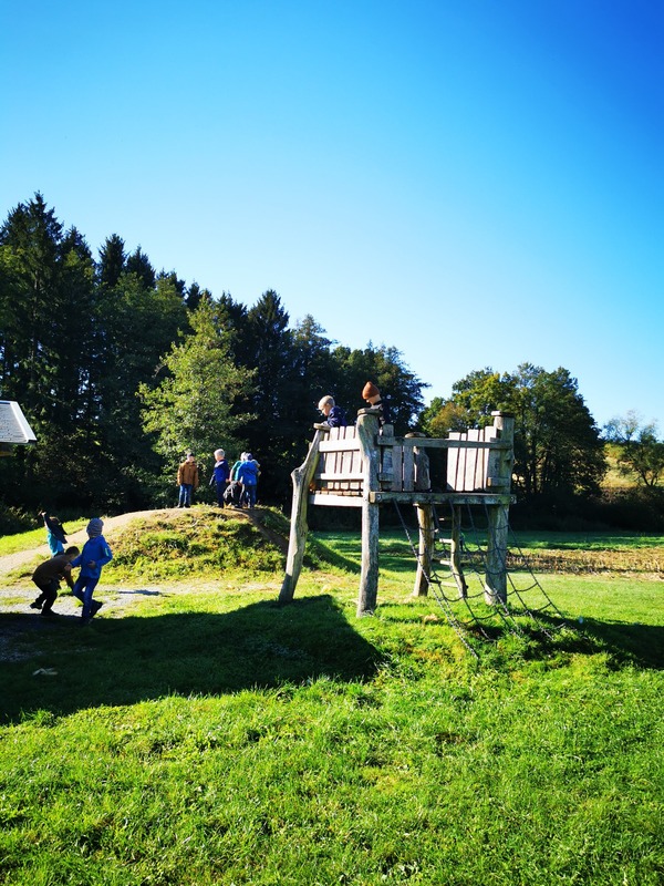 Würmchen-Spielplatz – Bild 1