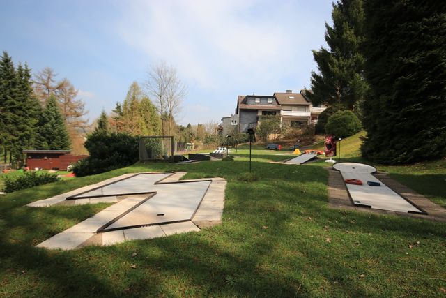 Minigolf am Jugendzentrum – Bild 1