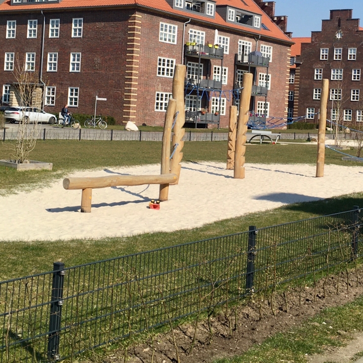 Spielplatz Anne-Frank-Platz – Bild 2