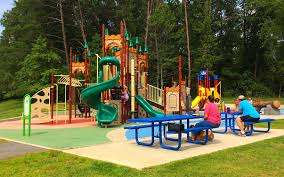 Queen Magdalene Place Playground – Bild 4