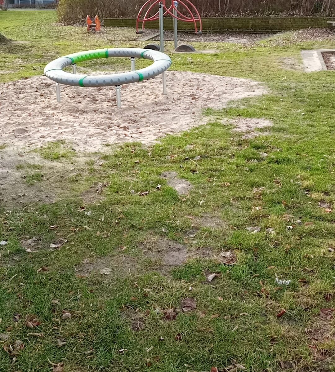 Kinderspielplatz bei Dahlienweg 9 – Bild 2