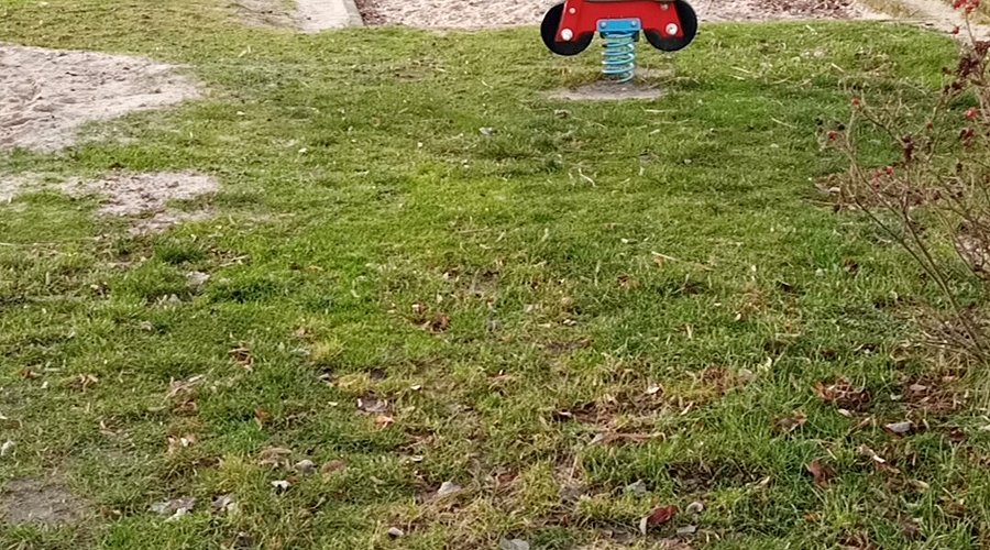 Kinderspielplatz bei Dahlienweg 9 – Bild 3