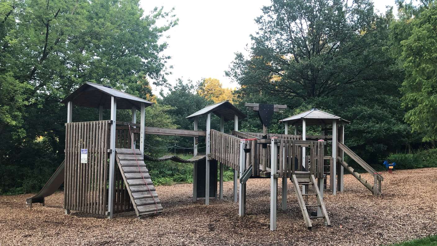 Spielplatz "Im Kurpark" in Brilon – Bild 2