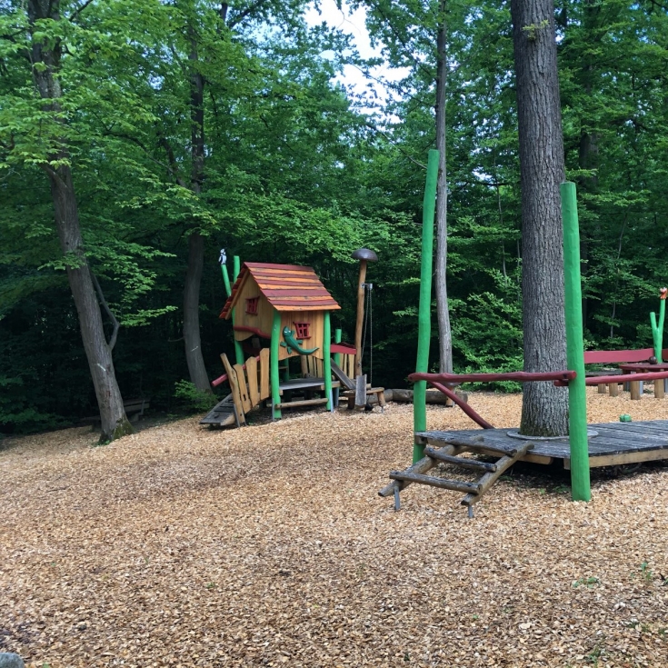 Kinderspielplatz Waldspielplatz – Bild 1