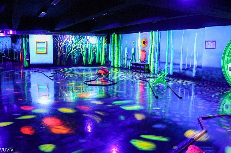 Schwarzlicht Semester Minigolf Essen – Bild 6