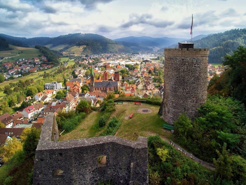 Burg Husen – Bild 4