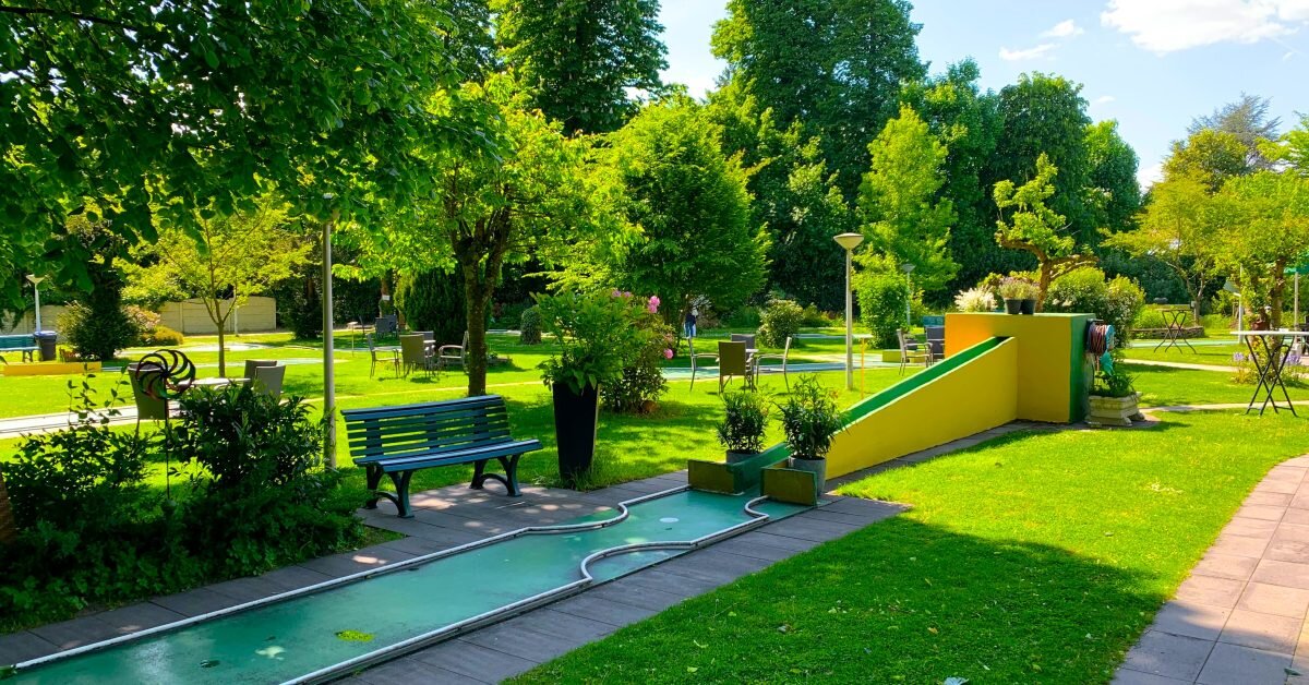 Minigolfanlage im Blumengarten – Bild 6