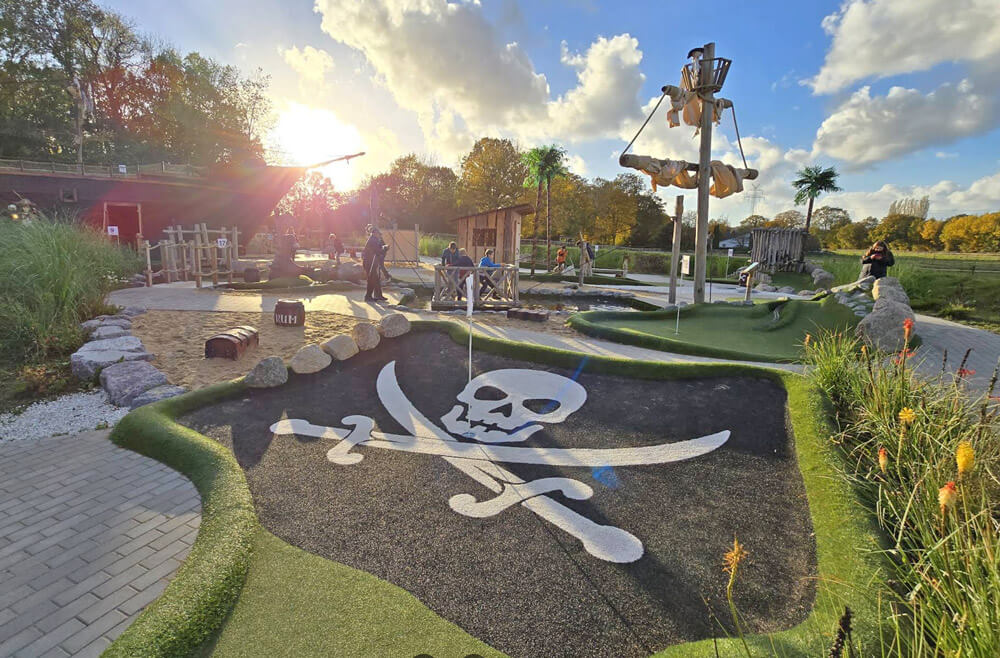 Minigolfanlage im Park – Bild 5