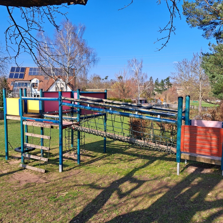 Spielplatz am Ortsrand – Bild 6