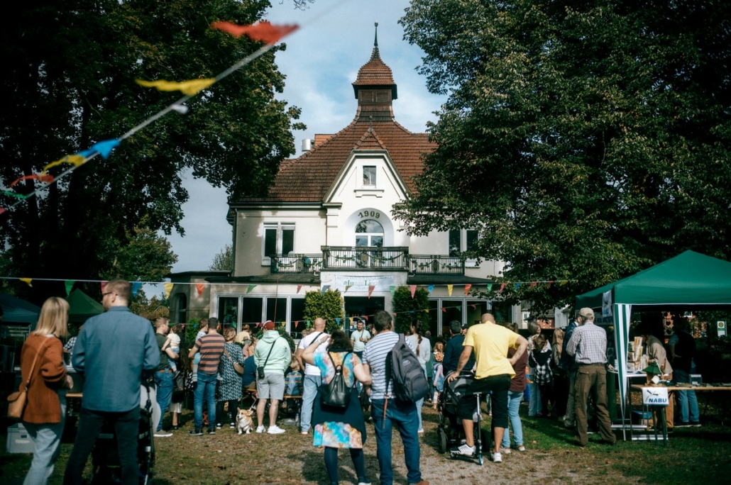 Junge Linde - freie Zeit Hütte – Bild 3