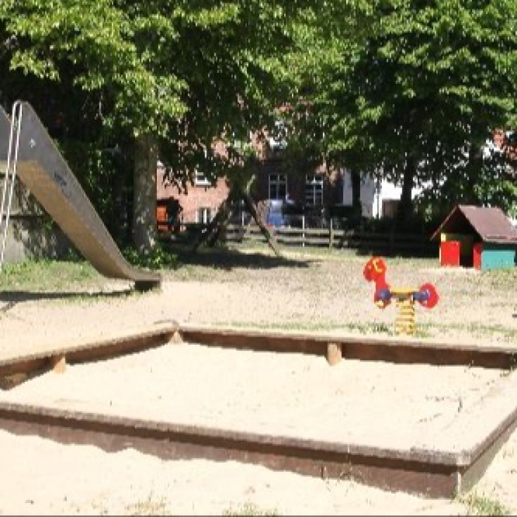 Spielplatz Schiefe Str. – Bild 1