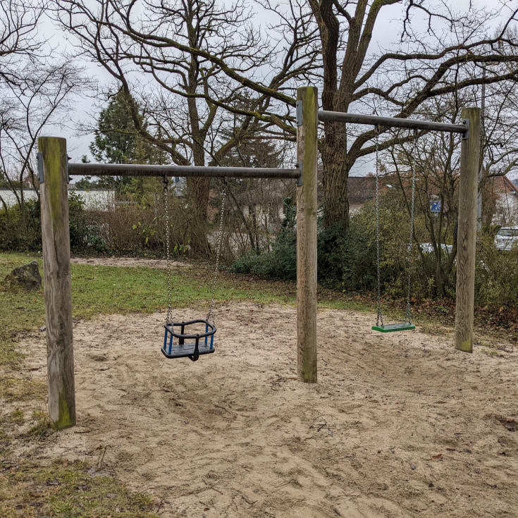 Spielplatz - Albert Einstein Straße – Bild 2