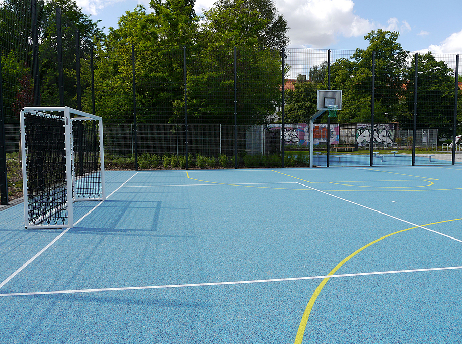 Bolzplatz – Bild 1