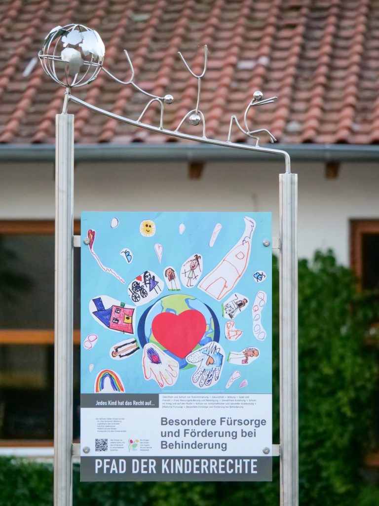 Pfad der Kinderrechte Stele 4 – Bild 5