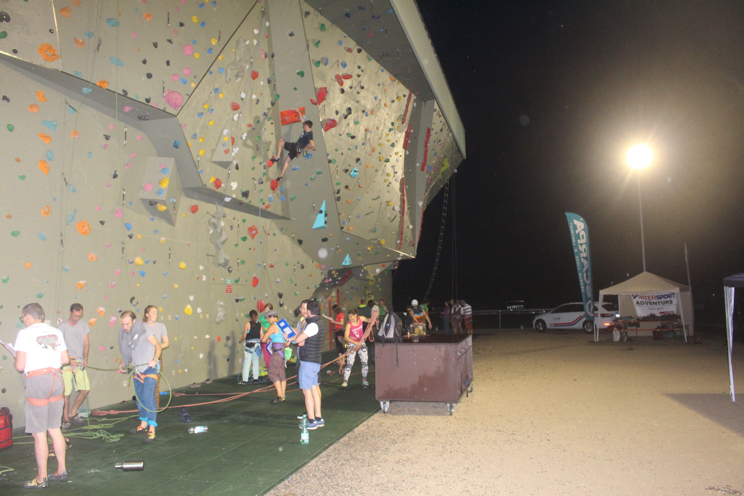 Kletteranlage bei der Paul Horn-Arena – Bild 4