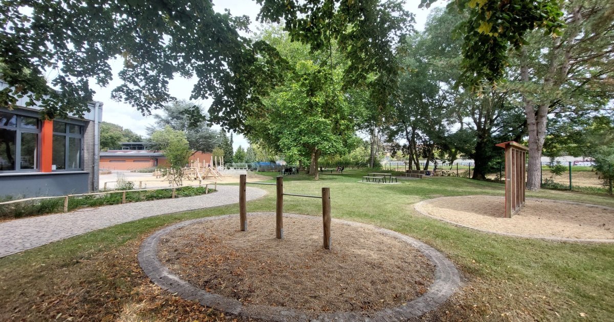 Spielplatz – Bild 1