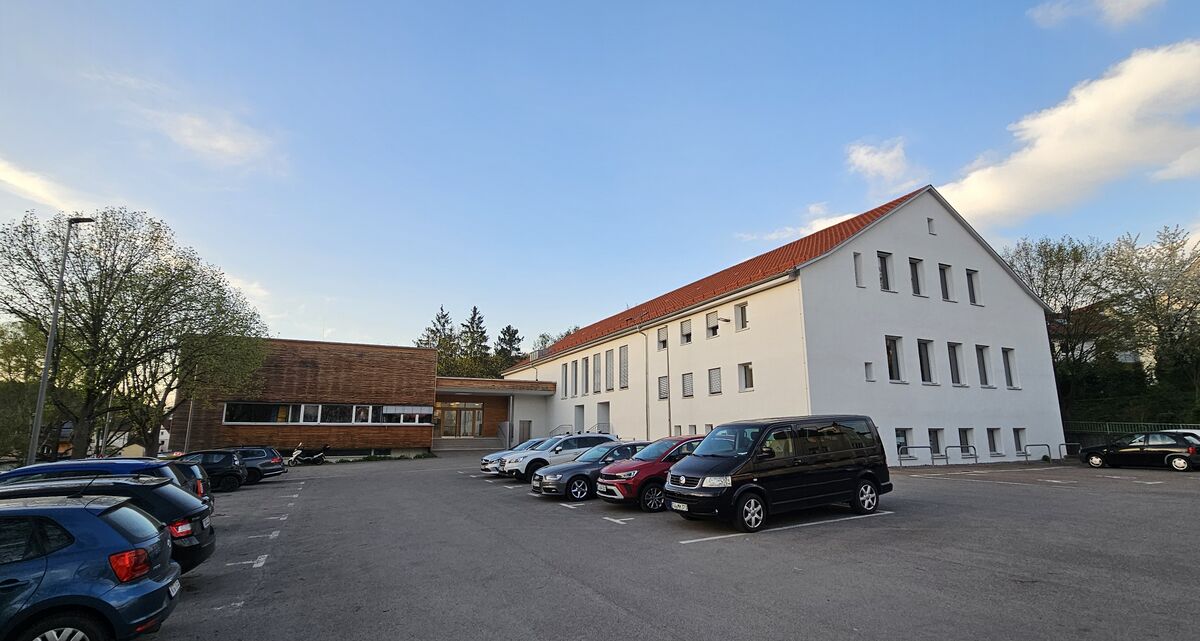 Turn- und Festhalle Lustnau – Bild 1