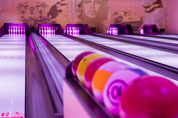 Restaurant und Bowling im Brühl – Bild 1