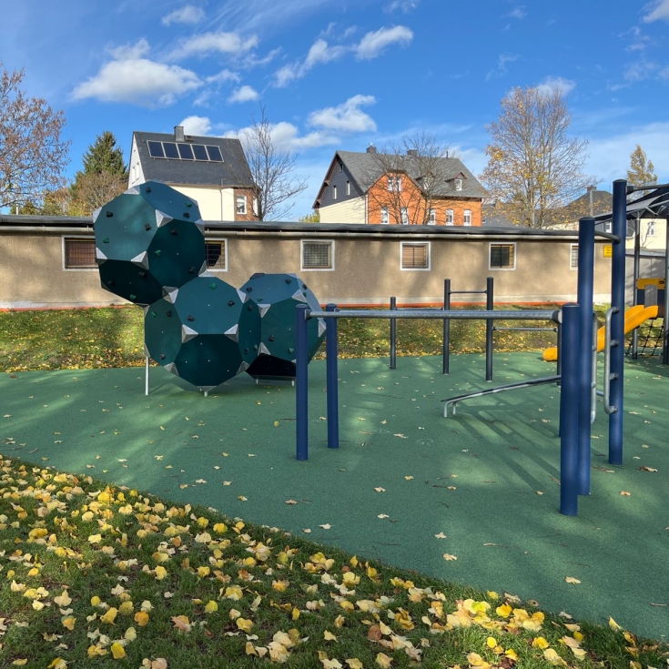 Spielplatz – Bild 1