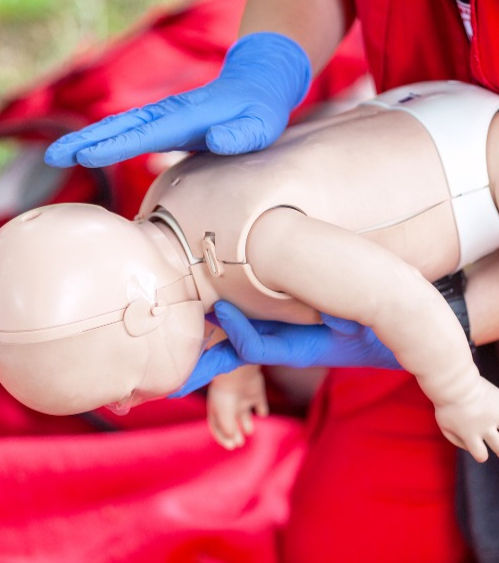 Erste Hilfe Kurse am Kind / First Aid Schule für Notfall & Rettung – Bild 2