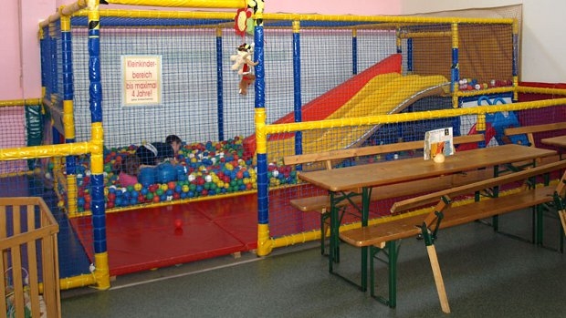 Remmi Demmi Kinderland mit Bistro – Bild 3