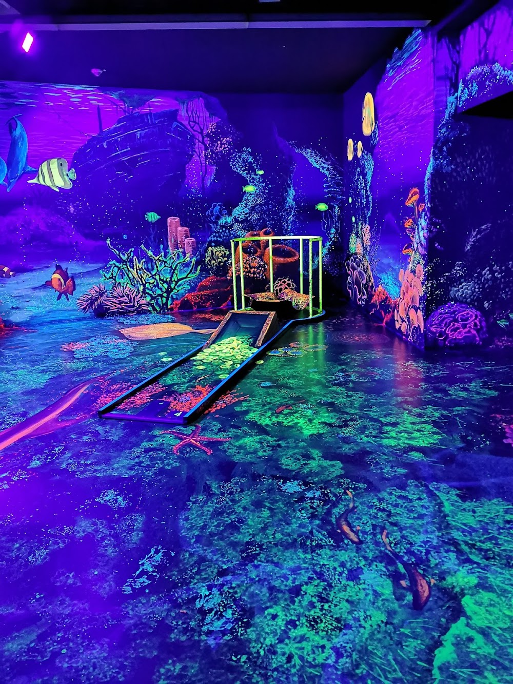 Schwarzlicht Golf 3D – Bild 6