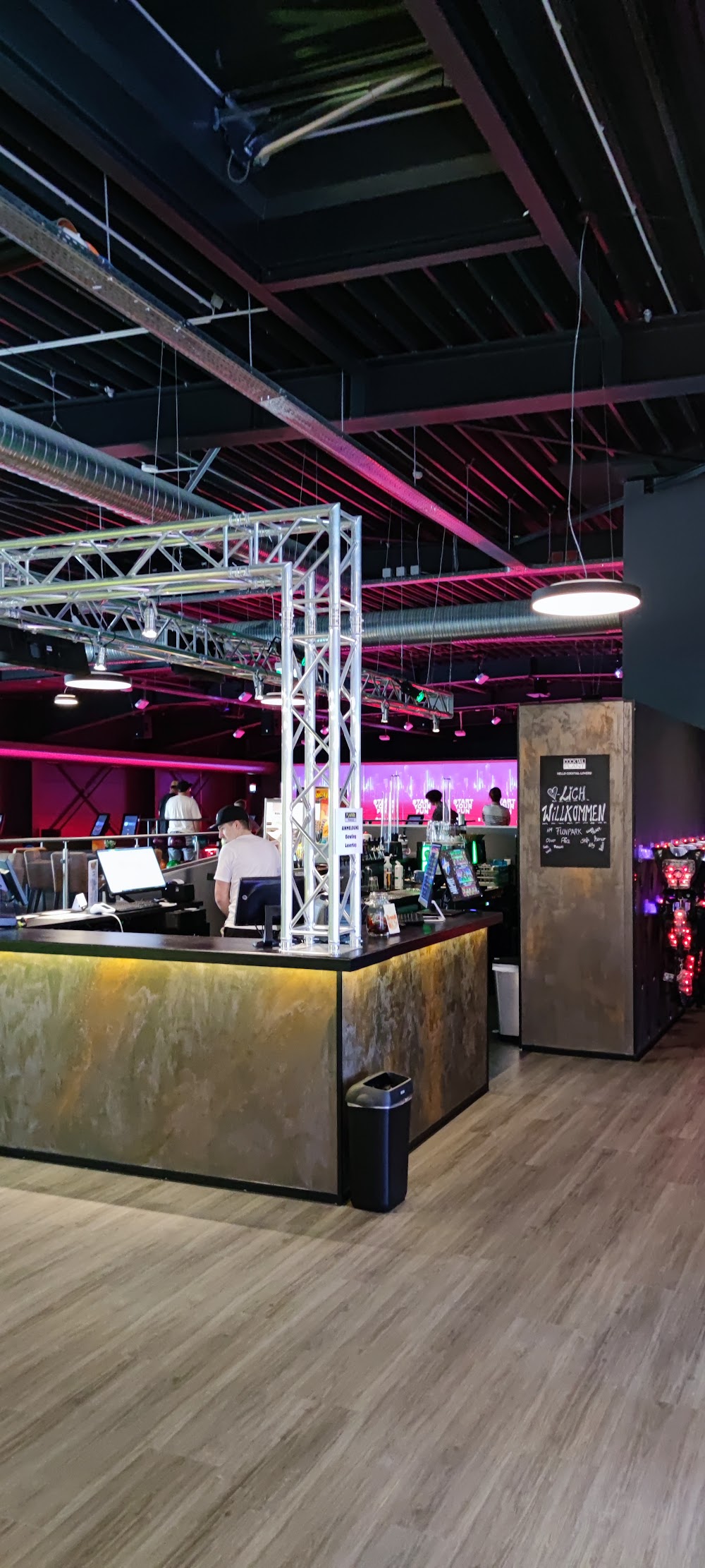 FUNPARK Rodgau - Bowling, Escape Rooms, Adventure Golf, Lasertag – Bild 4